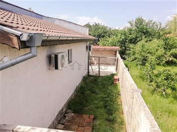 16535650972-bed-house-pool-near-balchik-and-t