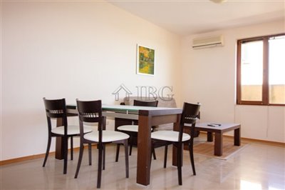 16594403651-bed-apartment-lightroom-golf-15