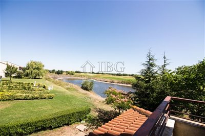 16594350541-bedroom-furnished-apartment-lake-