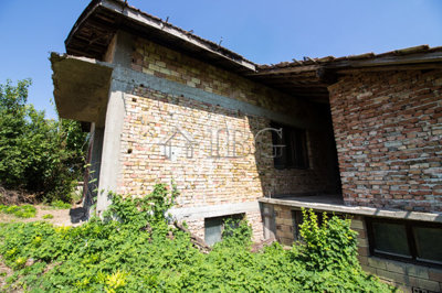 cheap-house-in-the-end-of-the-village-copy