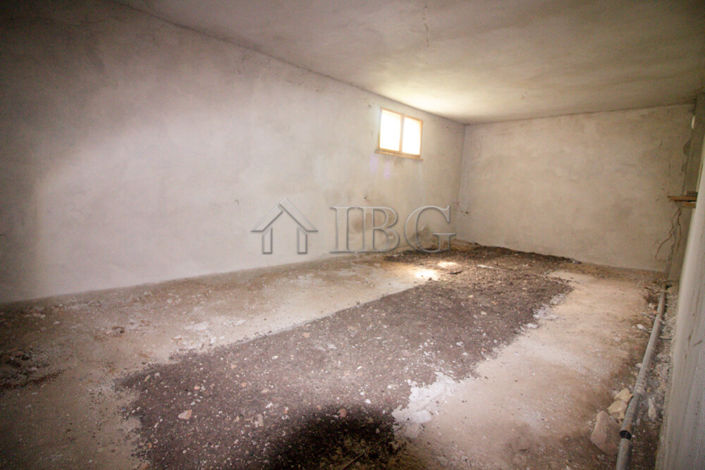 Image No.12-3 Bed House for sale