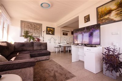 16631592803-bed-renovated-house-with-sea-view