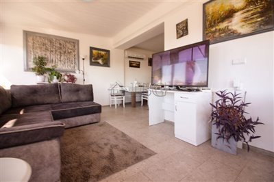 16631592793-bed-renovated-house-with-sea-view