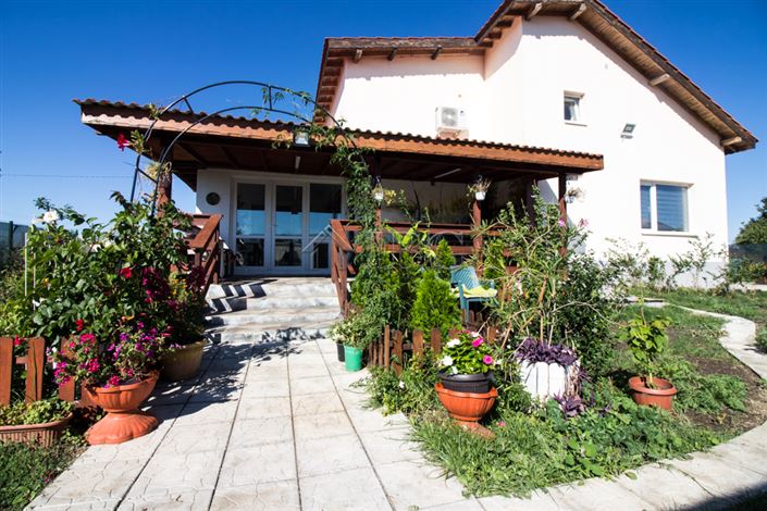 Image No.2-4 Bed House for sale