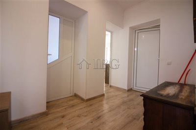 16631592823-bed-renovated-house-with-sea-view