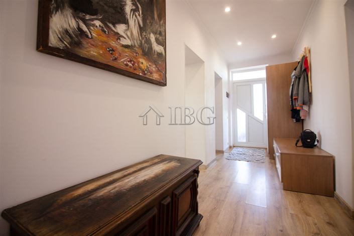 Image No.25-4 Bed House for sale