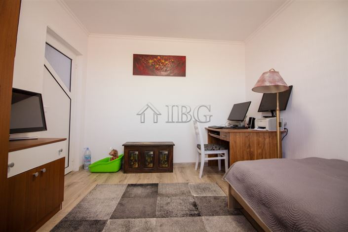 Image No.27-4 Bed House for sale