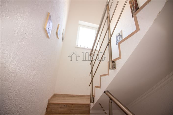 Image No.29-4 Bed House for sale