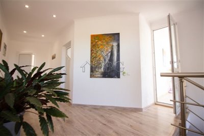 16631592803-bed-renovated-house-with-sea-view