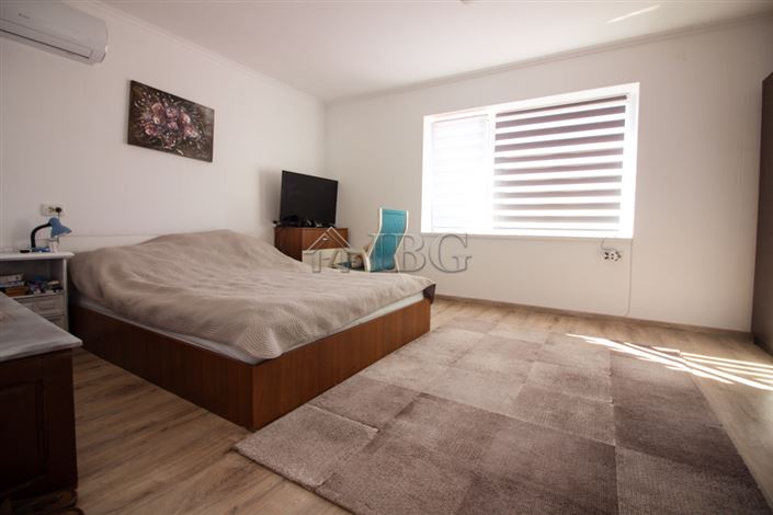 Image No.37-4 Bed House for sale