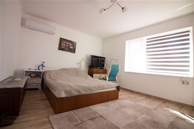 16631592793-bed-renovated-house-with-sea-view