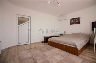 16631592793-bed-renovated-house-with-sea-view