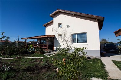 16631592813-bed-renovated-house-with-sea-view