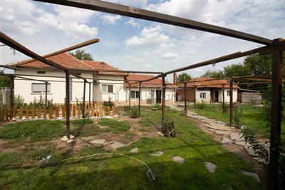 16633387142-bed-renovated-house-near-veliko-t