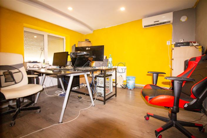 Image No.10-4 Bed House for sale