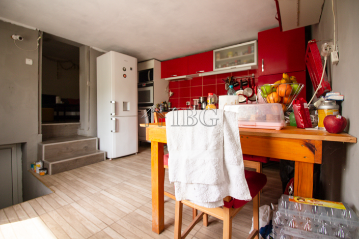 Image No.12-4 Bed House for sale