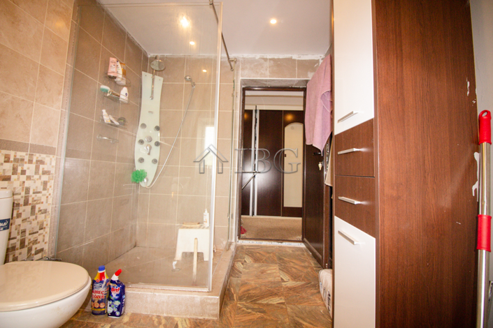 Image No.17-4 Bed House for sale