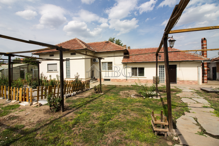 Image No.6-4 Bed House for sale