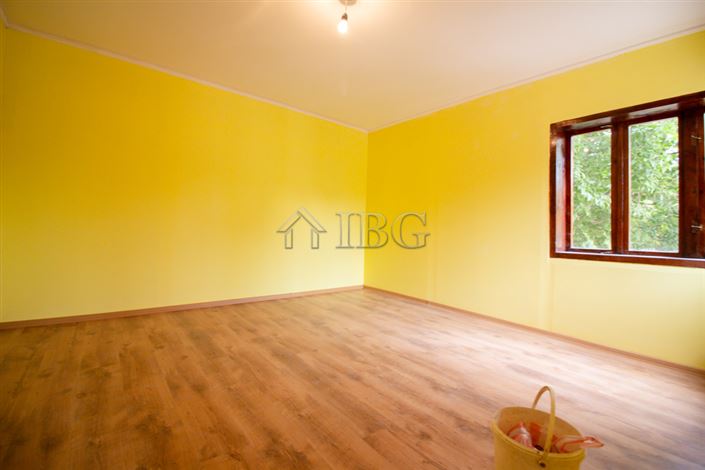 Image No.12-2 Bed House for sale