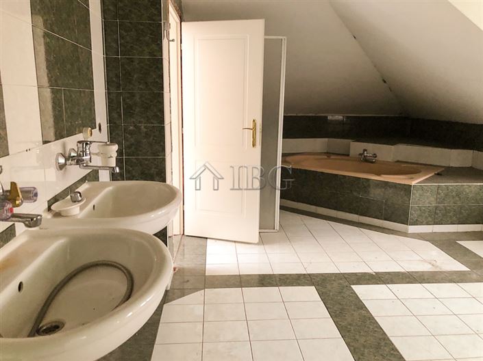 Image No.10-4 Bed Maisonette for sale