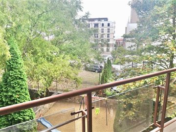 1666763386one-bedroomapartmentwithpartialseav