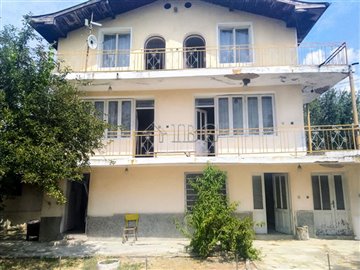 1667991033large-house-near-the-sea-and-varna