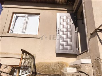 16679879083-bed-house-near-varna-and-the-seac