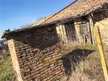 16679879073-bed-house-near-varna-and-the-seac