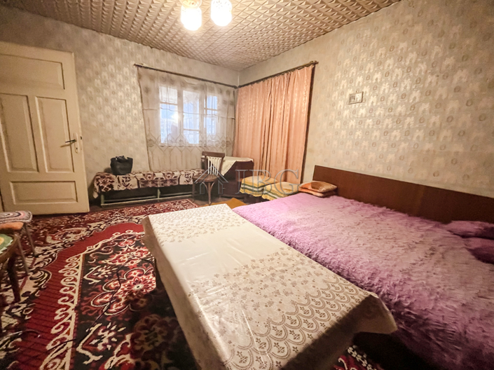 Image No.9-3 Bed House for sale