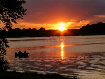 1673872832unique-property-with-lake