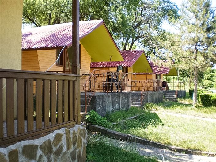 Image No.6-7 Bed Commercial for sale