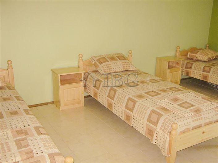 Image No.8-7 Bed Commercial for sale