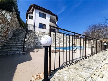 1677053937luxorius-house-with-sea-view-and-po