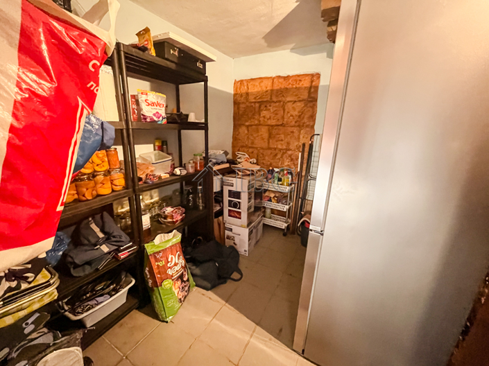 Image No.17-4 Bed House for sale