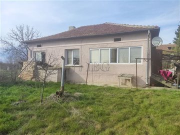 16793063682-bedroom-house-between-balchik-and