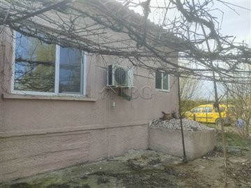 16793063662-bedroom-house-between-balchik-and