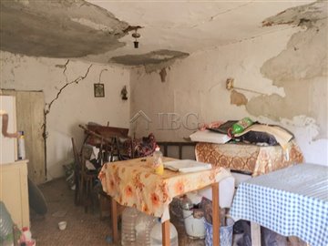 1679384641cheap-house-for-renovation-near-the