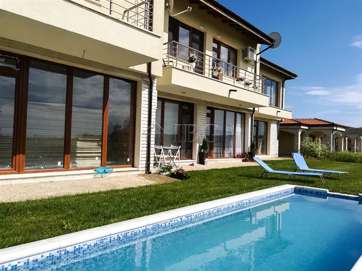 Image No.1-2 Bed House for sale