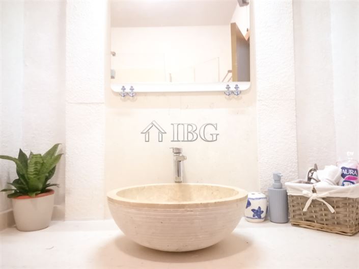 Image No.8-2 Bed House for sale