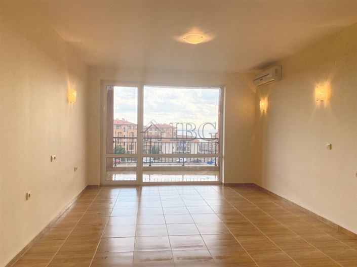 Image No.3-Appartement de 2 chambres à vendre à Sveti Vlas