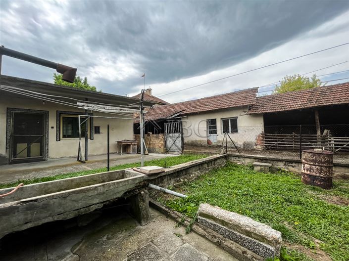 Image No.18-5 Bed House for sale