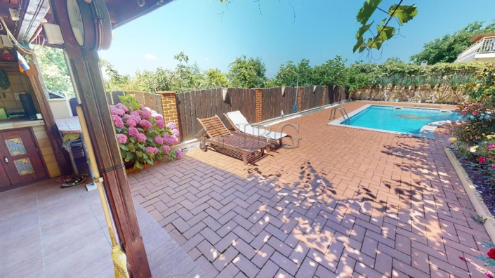 Image No.11-3 Bed House for sale