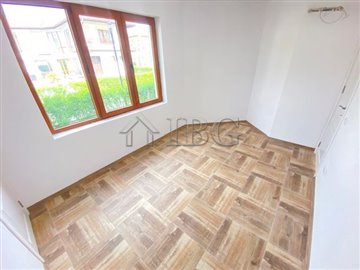 168994634366