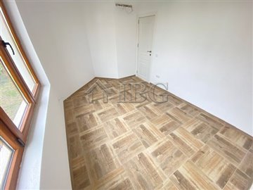 168994634359