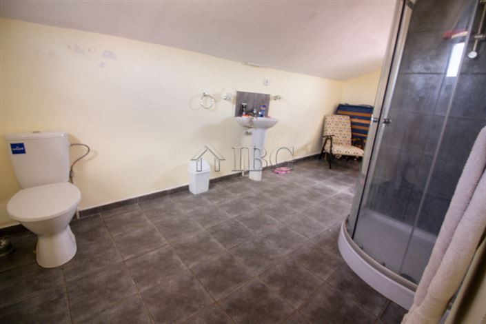 Image No.17-5 Bed House for sale