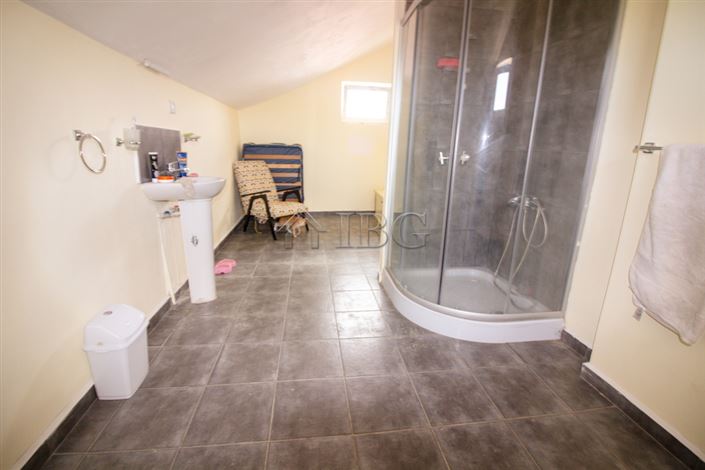 Image No.18-5 Bed House for sale