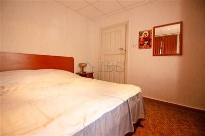 16916681553-bedroom-1-1-2-ruse-area-55