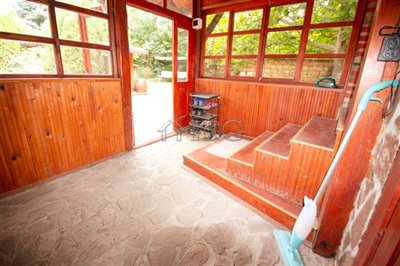16916681583-bedroom-1-1-2-ruse-area-24
