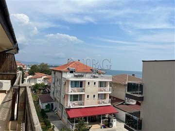 16938985671-bedroomapartmentwithpoolviewinroy
