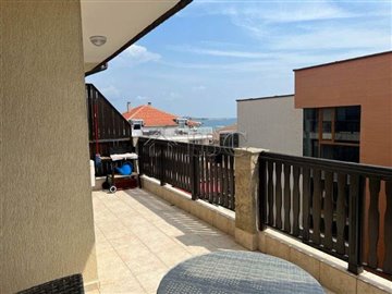 16938985671-bedroomapartmentwithpoolviewinroy